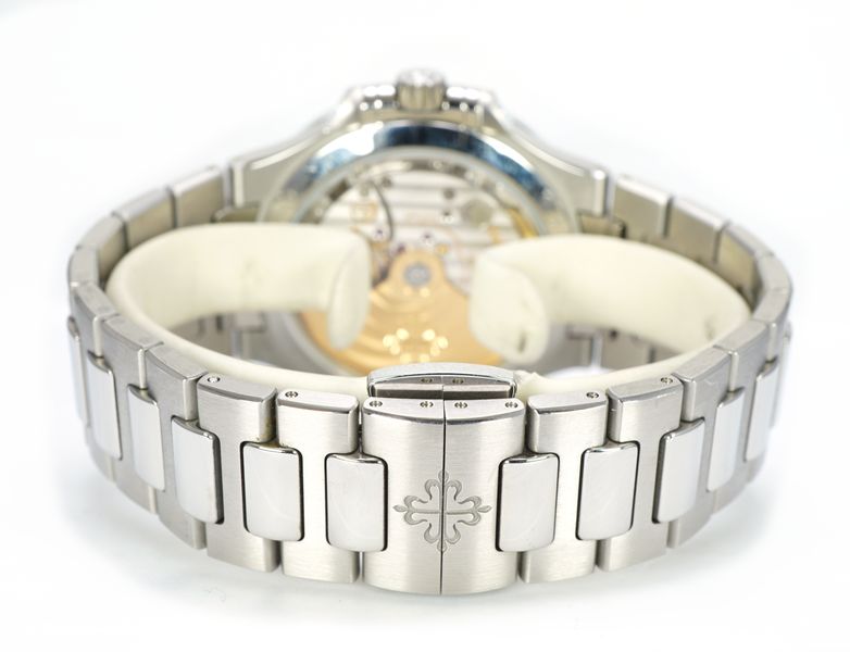 Patek Philippe Nautilus 7118/1A-011